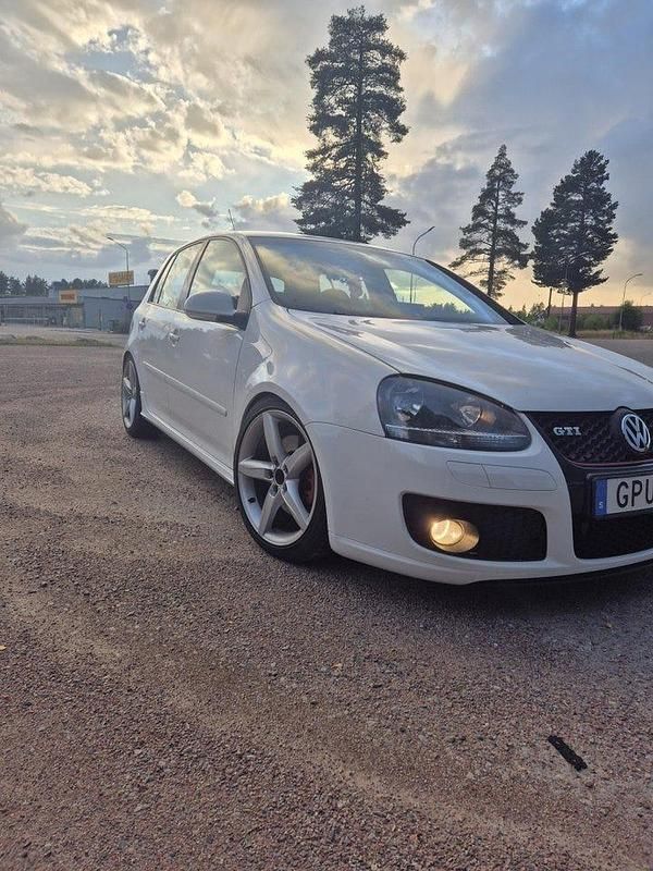 Vit Begagnad 2008 VW Golf VI GTI Halvkombi | 73 000 kr (Marknadspris) - Bild 1/4