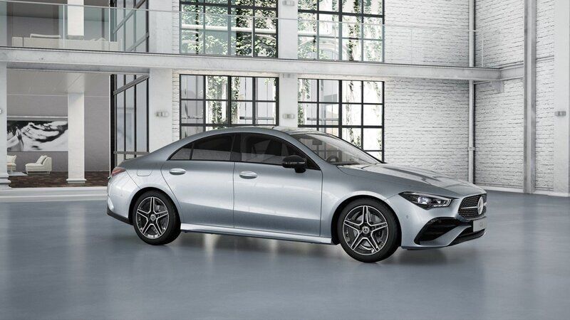 Silver Ny 2025 Mercedes CLA250e Sedan | 554 600 kr (Dyr) - Bild 1/4