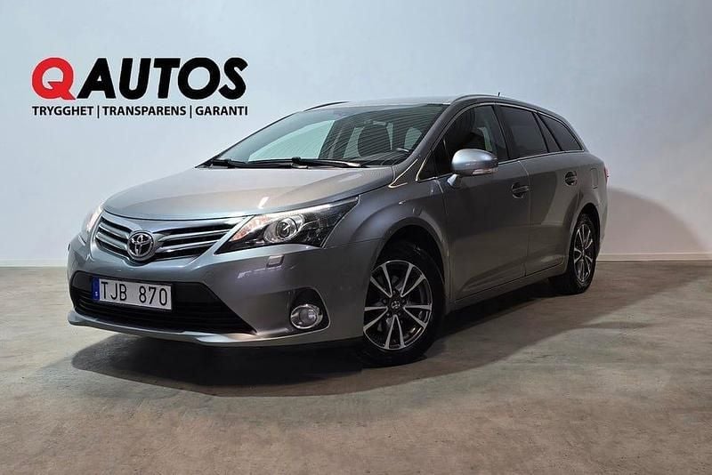 Ljusgrå (grå) Begagnad 2012 Toyota Avensis Kombi | 89 900 kr (Lite dyr) - Bild 1/3
