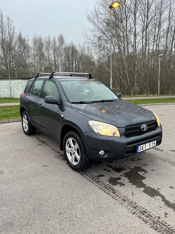 Begagnad 2006 Toyota RAV4 | 68 500 kr (Marknadspris) - Bild 1/4