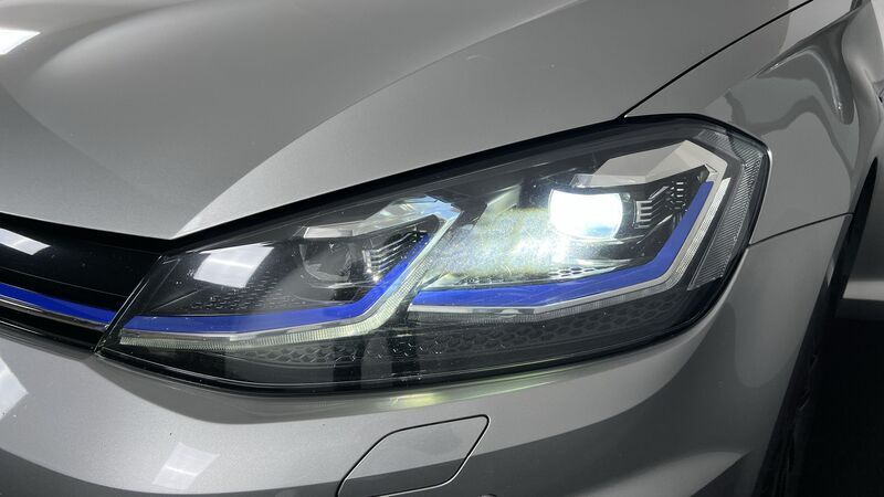 Begagnad VW e-Golf 100 kW (136 HK) 2017 Halvkombi