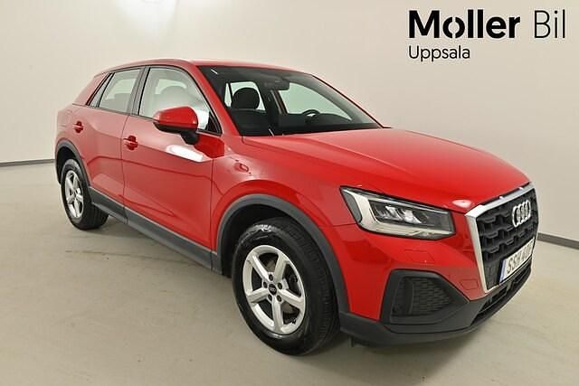 Tangoröd metallic Begagnad 2022 Audi Q2 Proline SUV | 254 900 kr (Marknadspris) - Bild 1/4