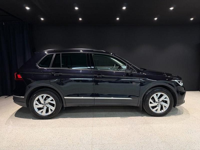 Begagnad VW Tiguan 150 HK (110 kW) 2022 Deep black pearl effect SUV