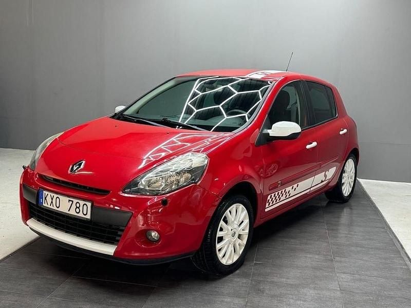Begagnad Renault Clio R.S. 101 HK (74 kW) 2010 Röd Halvkombi