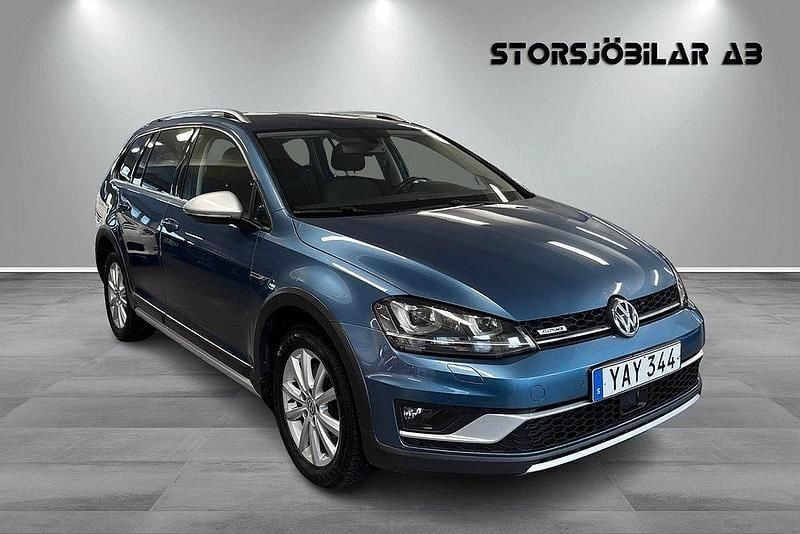 Blå Begagnad 2015 VW Golf Alltrack Kombi | 169 000 kr (Marknadspris) - Bild 1/4