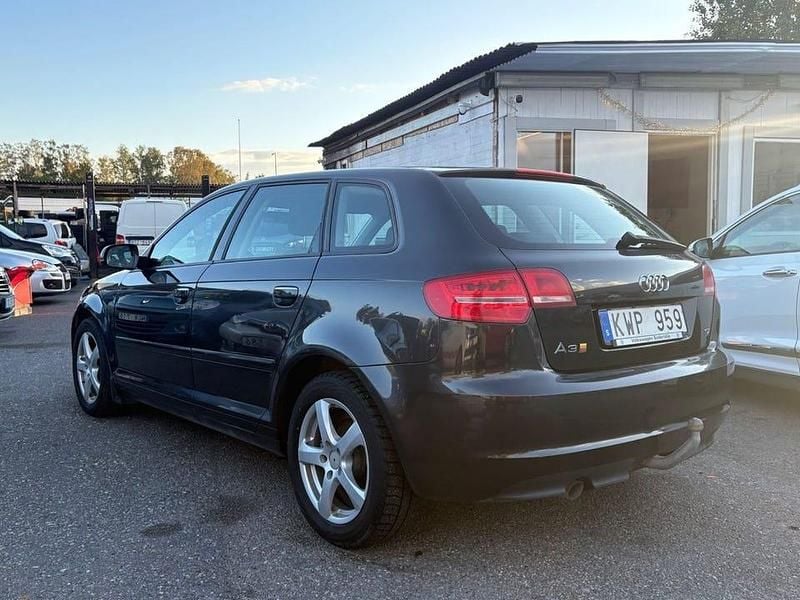 Begagnad Audi A3 105 HK (77 kW) 2011 Grå Halvkombi