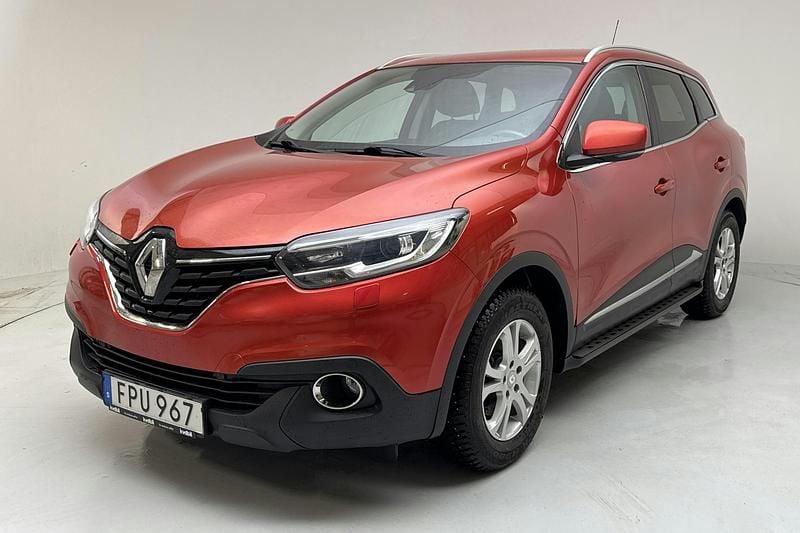 Röd Begagnad 2016 Renault Kadjar Zen SUV | 104 000 kr (Bra pris) - Bild 1/4