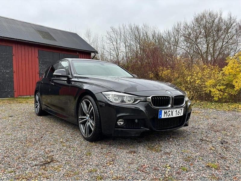 Begagnad 2016 BMW 330 M Sport Sedan | 220 000 kr (Marknadspris) - Bild 1/4