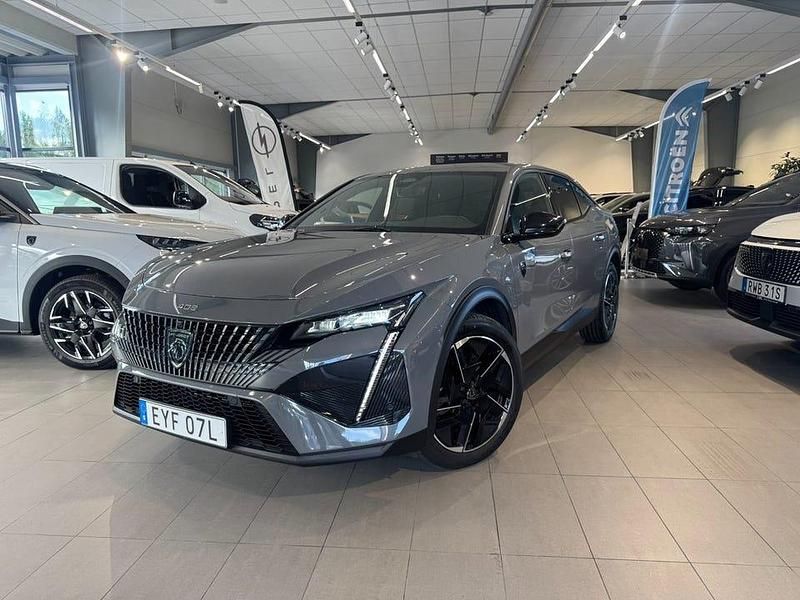 Grå selenium Begagnad 2024 Peugeot 408 GT GT SUV | 309 900 kr (Marknadspris) - Bild 1/3