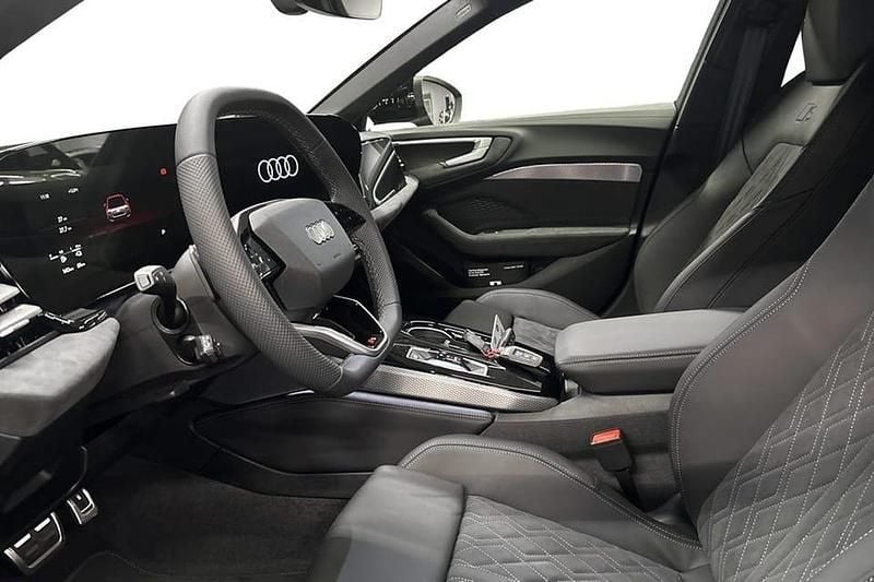 Ny Audi A5 S-Line 371 HK (272 kW) 2025 Svart Sedan