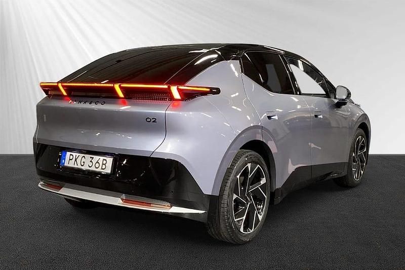 Begagnad Lynk & Co 02 202 kW (275 HK) 2024 Blå SUV