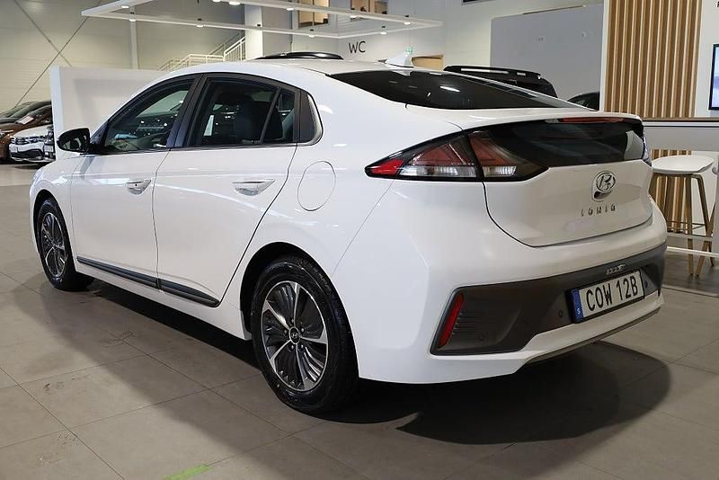 Begagnad Hyundai Ioniq Premium 100 kW (136 HK) 2019 Vit Halvkombi