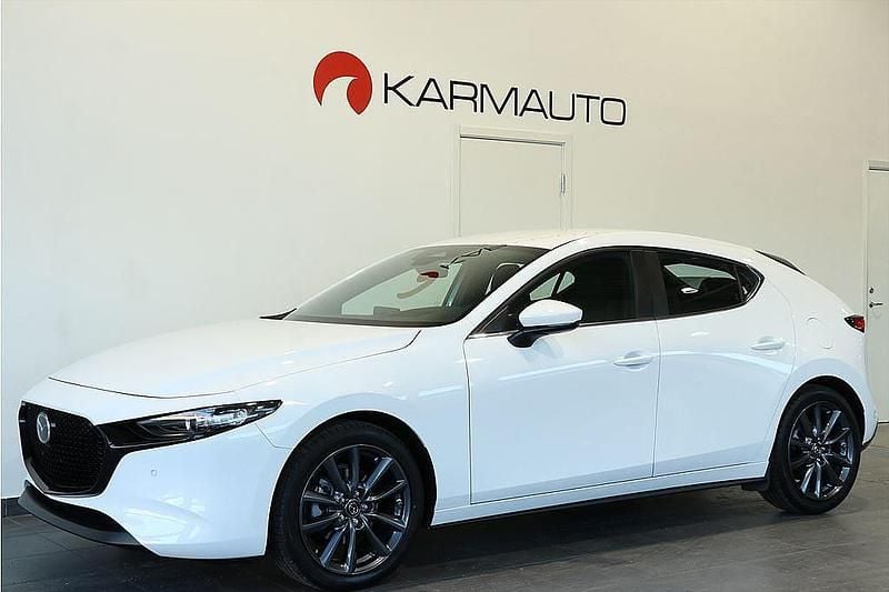Vit Ny 2025 Mazda 3 Center-Line Halvkombi | 333 900 kr (Marknadspris) - Bild 1/4