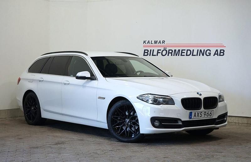 Vit Begagnad 2016 BMW 520 Kombi | 149 900 kr (Lite dyr) - Bild 1/4