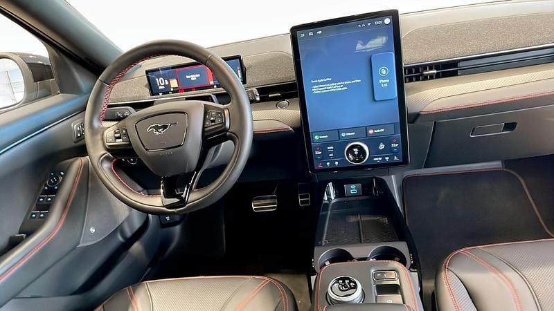 Begagnad Ford Mustang Mach-E Standard Range 197 kW (269 HK) 2021 Svart SUV