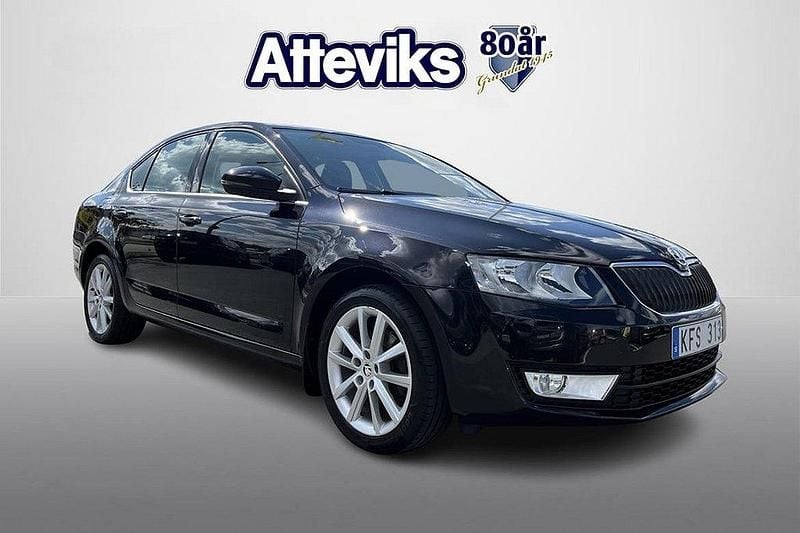 Black magic metallic Begagnad 2013 Skoda Octavia Elegance Halvkombi | 97 900 kr (Superpris) - Bild 1/4
