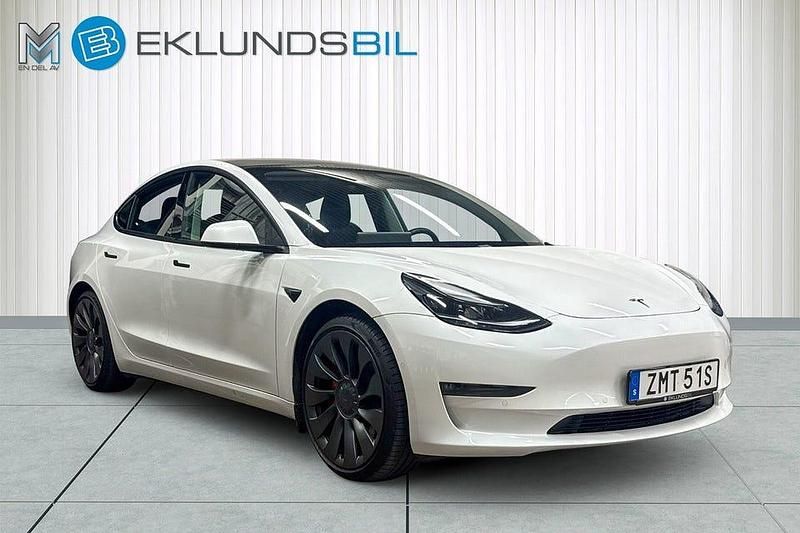 Begagnad Tesla Model 3 Performance 377 kW (513 HK) 2020 Vit Sedan