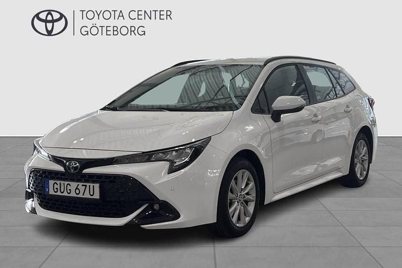 Vit Begagnad 2023 Toyota Corolla Style Kombi | 299 900 kr (Marknadspris) - Bild 1/4
