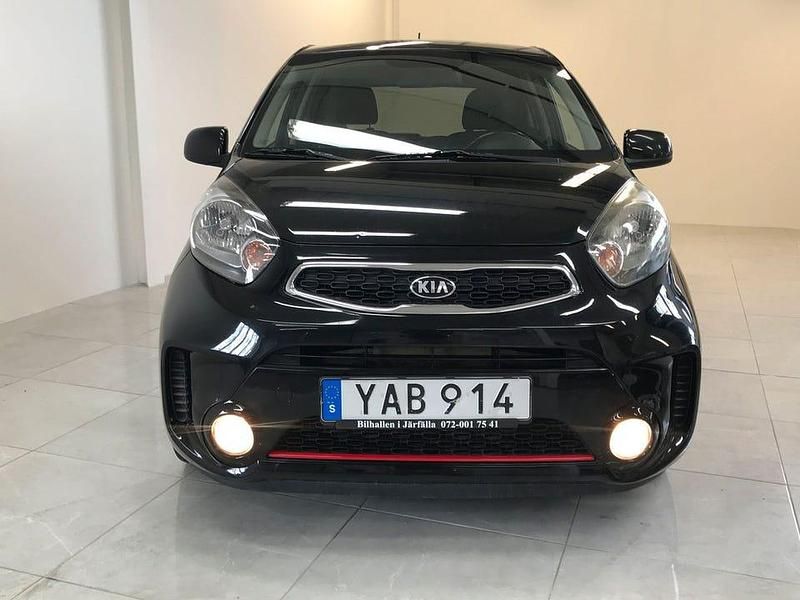 Begagnad Kia Picanto 67 HK (49 kW) 2015 Svart Halvkombi