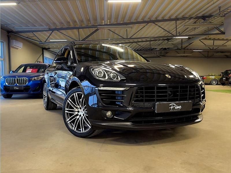 Svart Begagnad 2015 Porsche Macan S SUV | 248 800 kr (Marknadspris) - Bild 1/4