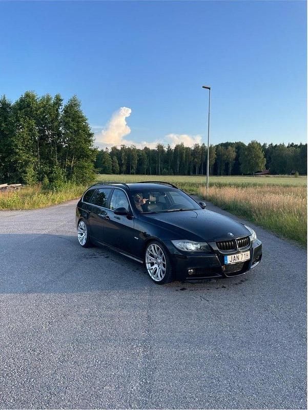 Begagnad 2006 BMW 330 M Sport Kombi | 95 000 kr (Marknadspris) - Bild 1/4