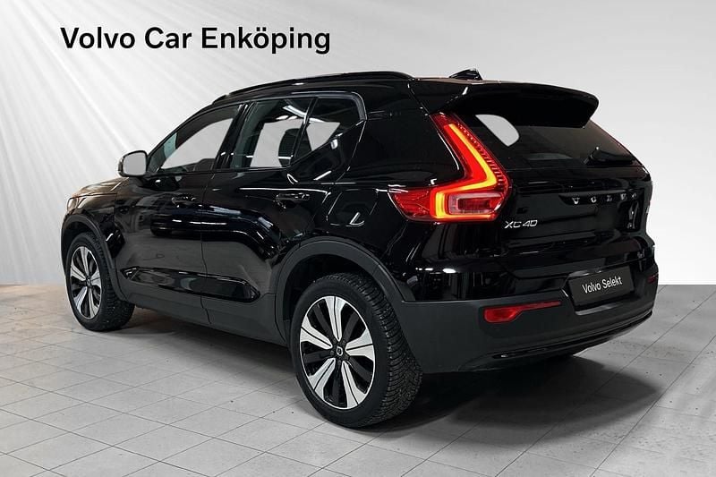 Begagnad Volvo XC40 Single Motor 175 kW (238 HK) 2022 Svart SUV