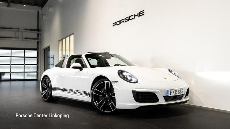 Vit (white) Begagnad 2017 Porsche 911 Targa 4 Cab | 1 350 000 kr - Bild 1/4