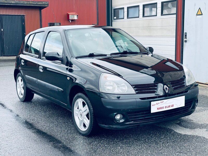 Svart Begagnad 2004 Renault Clio II Halvkombi | 24 900 kr (Lite dyr) - Bild 1/4
