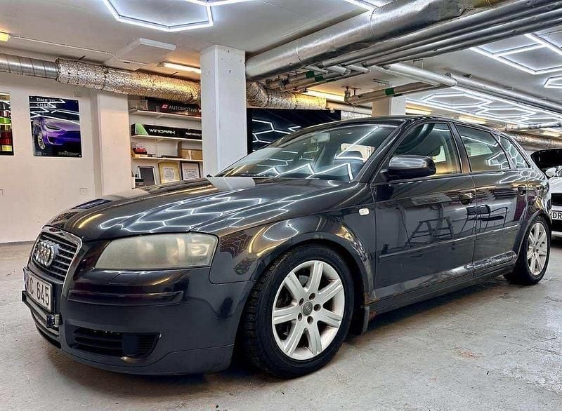 Grå Begagnad 2005 Audi A3 Sportback Attraction Halvkombi | 16 500 kr (Superpris) - Bild 1/4