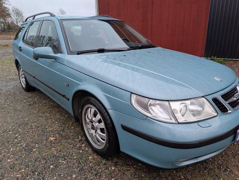 Blå Begagnad 2004 Saab 9-5 Linear Kombi | 22 000 kr (Marknadspris) - Bild 1/4