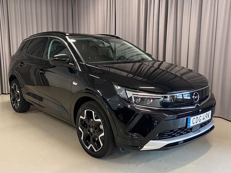Svart Begagnad 2024 Opel Grandland X Ultimate SUV | 289 900 kr - Bild 1/3
