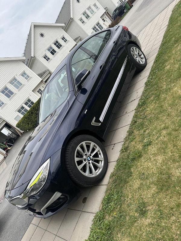 Blå Begagnad 2014 BMW 320 Gran Turismo Halvkombi | 120 000 kr (Bra pris) - Bild 1/4