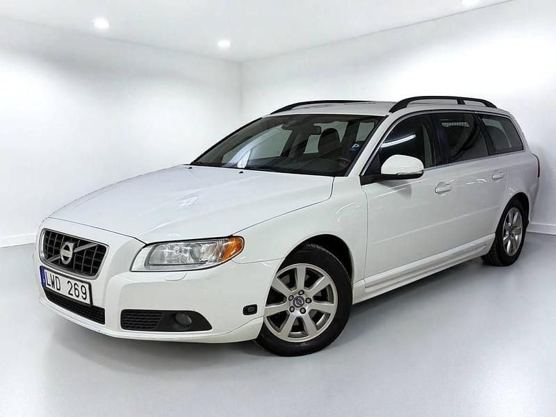 Begagnad Volvo V70 Momentum 116 HK (85 kW) 2012 Vit Kombi