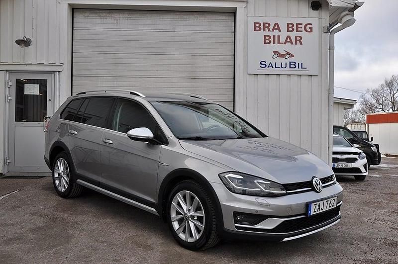 Begagnad VW Golf Alltrack 184 HK (135 kW) 2017 Silvermetallic Kombi