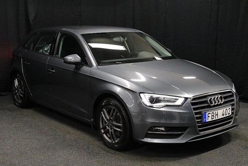 Grå Begagnad 2013 Audi A3 Sportback Halvkombi | 149 900 kr - Bild 1/4
