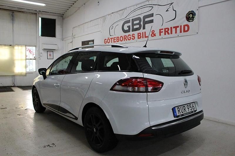 Begagnad Renault Clio GrandTour 90 HK (66 kW) 2014 Vit Kombi