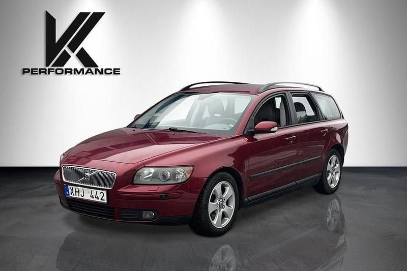 Röd Begagnad 2006 Volvo V50 Kinetic Kombi | 24 700 kr (Bra pris) - Bild 1/4