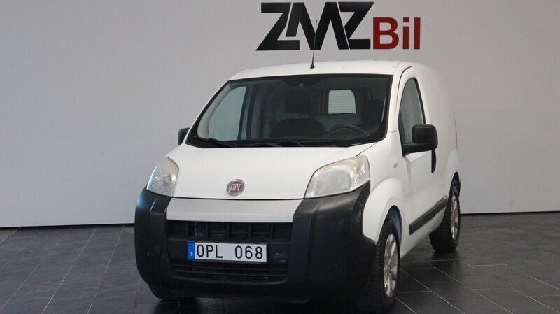 Vit Begagnad 2011 Fiat Fiorino Minibuss | 44 900 kr - Bild 1/4