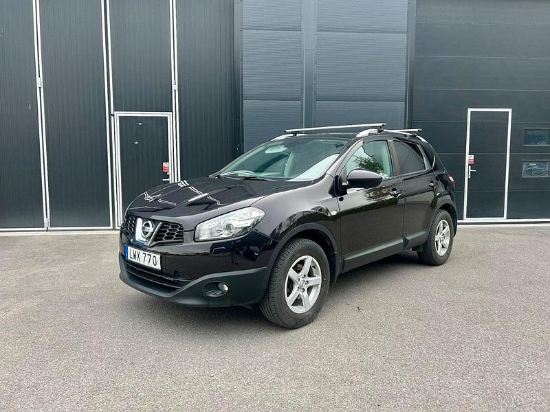Lila Begagnad 2012 Nissan Qashqai 360º SUV | 69 900 kr (Marknadspris) - Bild 1/4