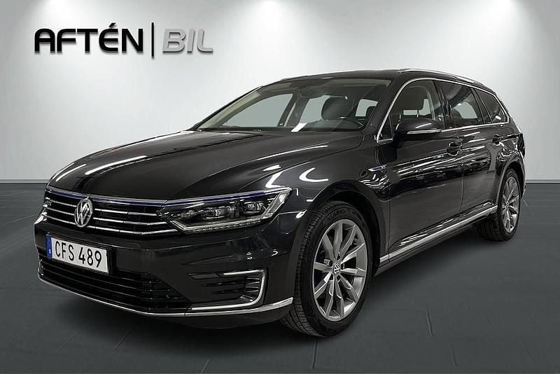 Begagnad VW Passat GTE 218 HK (160 kW) 2018 Grå Kombi