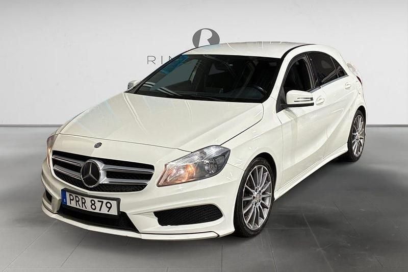 Vit Begagnad 2013 Mercedes A180 AMG line Halvkombi | 99 900 kr (Marknadspris) - Bild 1/3