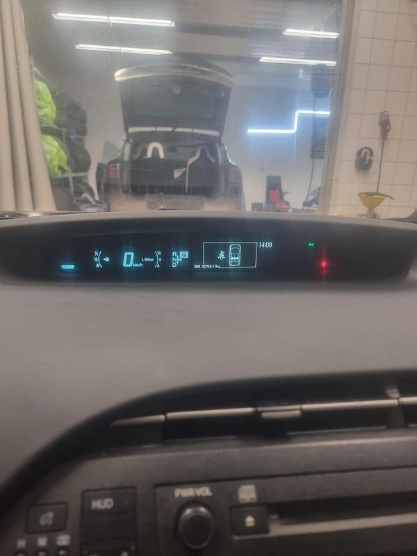 Begagnad Toyota Prius 136 HK (100 kW) 2010 Halvkombi