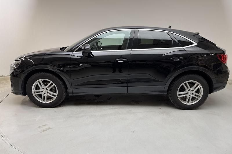 Begagnad Audi Q3 Sportback 2023 Svart SUV