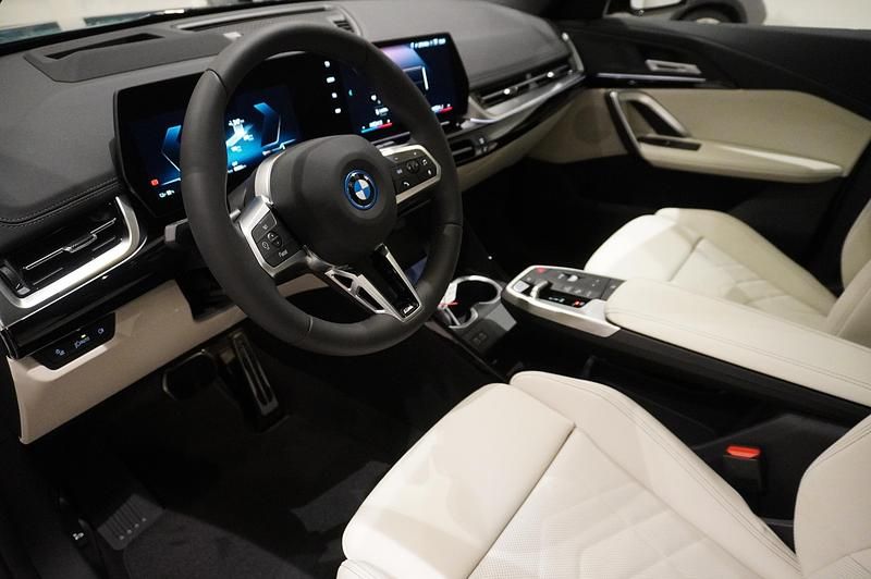 Begagnad BMW iX1 230 kW (313 HK) 2026 Grön SUV