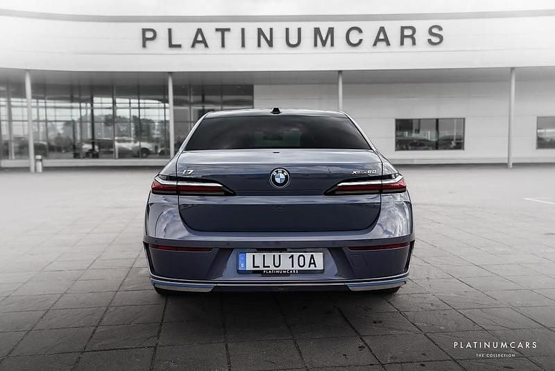 Begagnad BMW i7 Comfort Edition 400 kW (544 HK) 2022 Grå Sedan