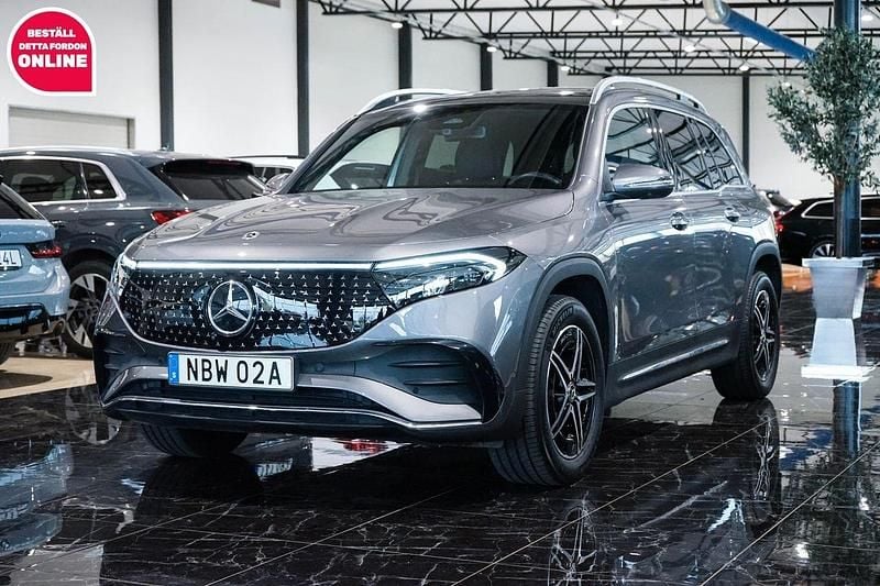 Mörkgrå Begagnad 2024 Mercedes EQB250+ AMG SUV | 479 000 kr (Superpris) - Bild 1/4