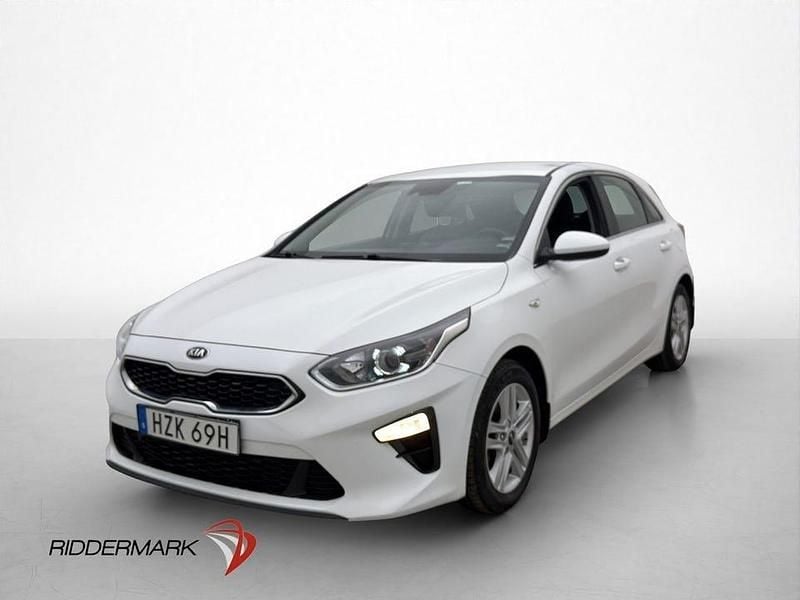 Begagnad Kia Ceed 120 HK (88 kW) 2019 Vit Halvkombi