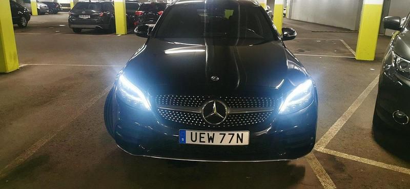 Svart Begagnad 2019 Mercedes C200 AMG line Kombi | 200 000 kr (Marknadspris) - Bild 1/3