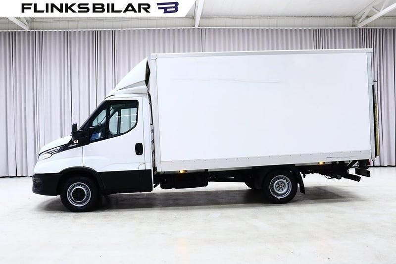 Vit Begagnad 2021 Iveco Daily Van | 298 750 kr (Marknadspris) - Bild 1/4