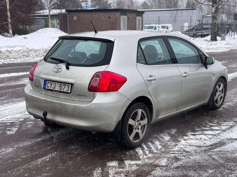 Begagnad Toyota Auris 124 HK (91 kW) 2008 Halvkombi